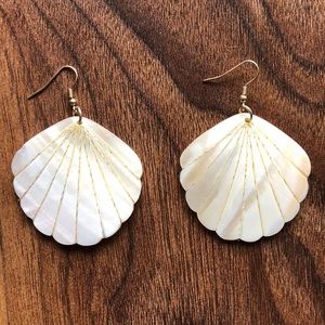 White/Cream Shell Earrings